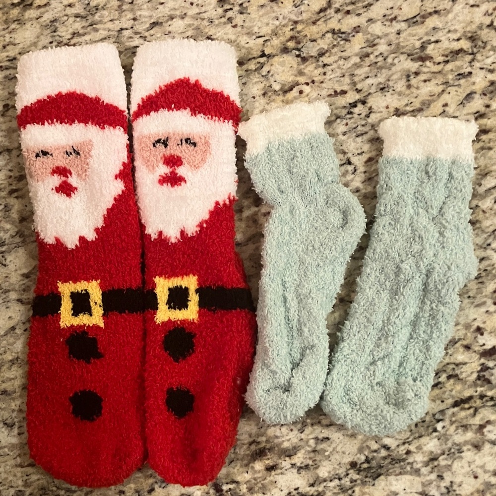 Womens Fuzzy Socks Lot of 2 Christmas Holiday Santa Socks & Cozy Lounge Crew